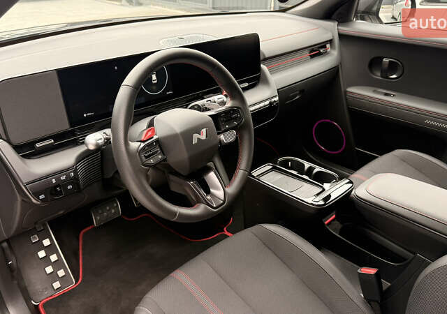 Серый Хендай Ioniq 5, объемом двигателя 0 л и пробегом 2 тыс. км за 40500 $, фото 20 на Automoto.ua