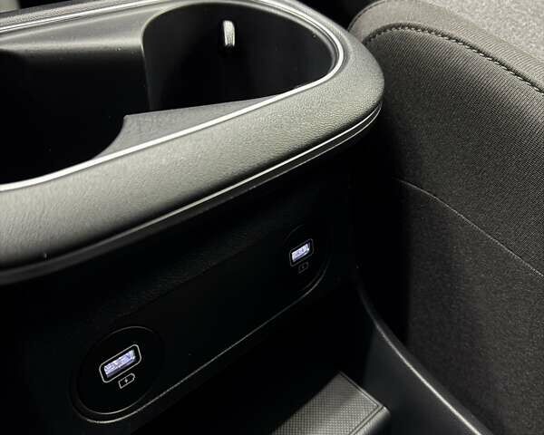 Серый Хендай Ioniq 5, объемом двигателя 0 л и пробегом 8 тыс. км за 27500 $, фото 11 на Automoto.ua