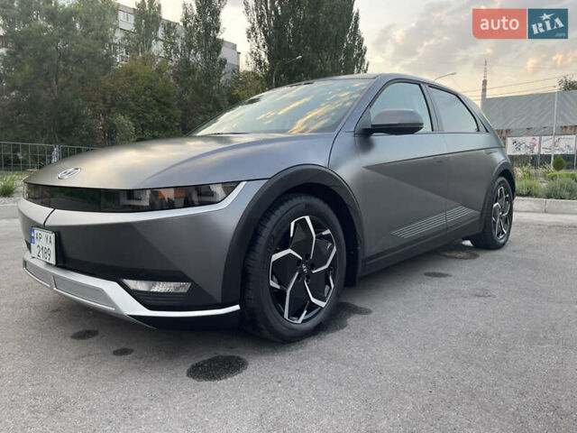 Серый Хендай Ioniq 5, объемом двигателя 0 л и пробегом 7 тыс. км за 30999 $, фото 4 на Automoto.ua