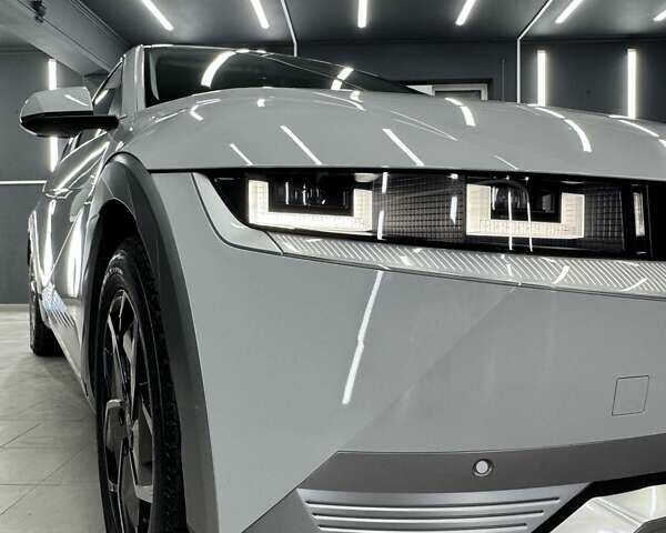 Серый Хендай Ioniq 5, объемом двигателя 0 л и пробегом 8 тыс. км за 27500 $, фото 49 на Automoto.ua