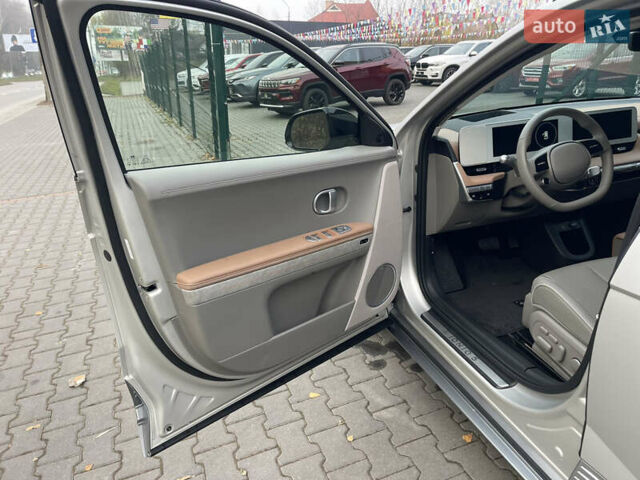 Сірий Хендай Ioniq 5, об'ємом двигуна 0 л та пробігом 7 тис. км за 32500 $, фото 25 на Automoto.ua