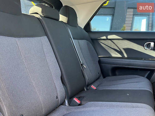 Серый Хендай Ioniq 5, объемом двигателя 0 л и пробегом 13 тыс. км за 27300 $, фото 18 на Automoto.ua