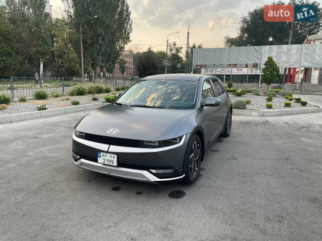 Серый Хендай Ioniq 5, объемом двигателя 0 л и пробегом 7 тыс. км за 30999 $, фото 7 на Automoto.ua