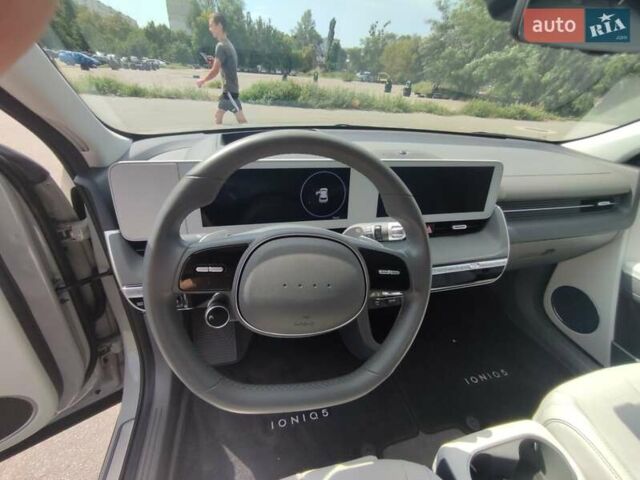 Серый Хендай Ioniq 5, объемом двигателя 0 л и пробегом 14 тыс. км за 36300 $, фото 3 на Automoto.ua