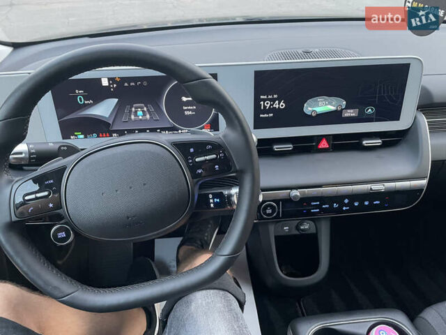 Серый Хендай Ioniq 5, объемом двигателя 0 л и пробегом 7 тыс. км за 30999 $, фото 43 на Automoto.ua