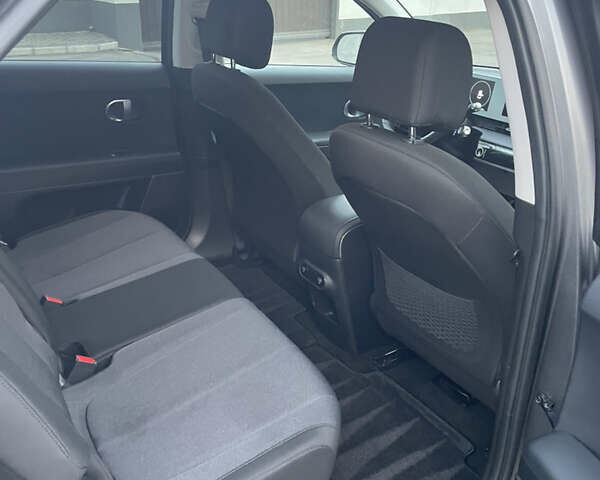 Серый Хендай Ioniq 5, объемом двигателя 0 л и пробегом 7 тыс. км за 30999 $, фото 50 на Automoto.ua