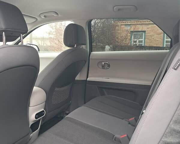 Серый Хендай Ioniq 5, объемом двигателя 0 л и пробегом 14 тыс. км за 24600 $, фото 22 на Automoto.ua