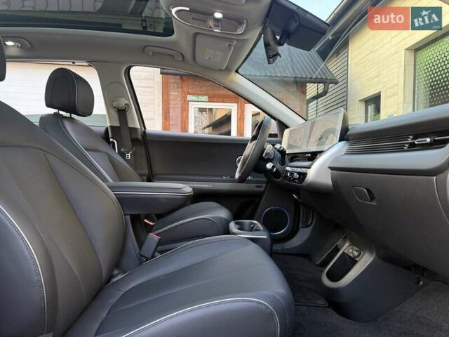 Серый Хендай Ioniq 5, объемом двигателя 0 л и пробегом 10 тыс. км за 30700 $, фото 15 на Automoto.ua