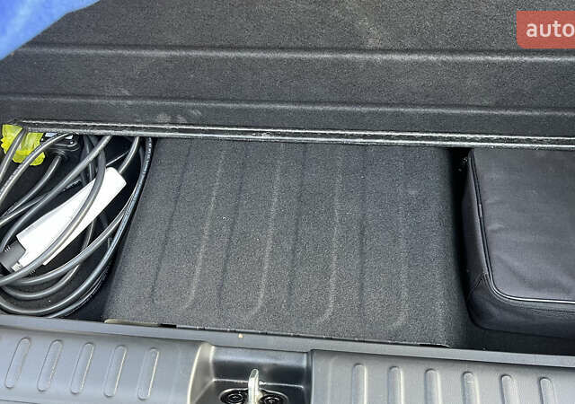 Серый Хендай Ioniq 5, объемом двигателя 0 л и пробегом 29 тыс. км за 27500 $, фото 6 на Automoto.ua