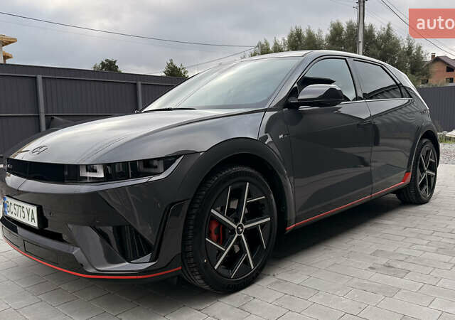Серый Хендай Ioniq 5, объемом двигателя 0 л и пробегом 2 тыс. км за 40500 $, фото 2 на Automoto.ua