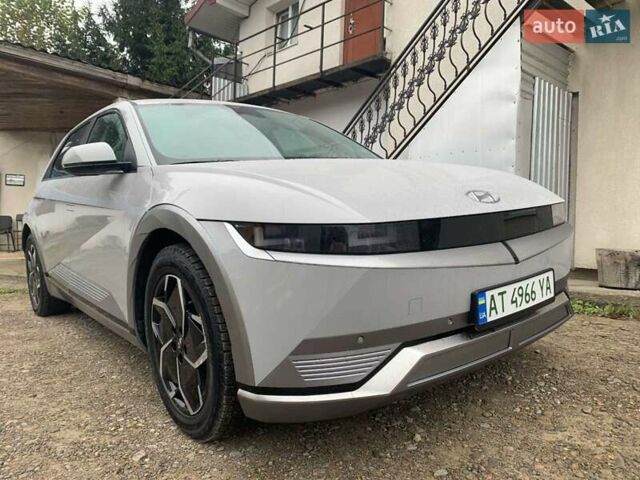 Серый Хендай Ioniq 5, объемом двигателя 0 л и пробегом 8 тыс. км за 27500 $, фото 2 на Automoto.ua
