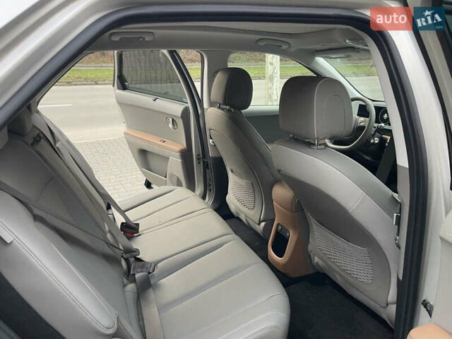 Сірий Хендай Ioniq 5, об'ємом двигуна 0 л та пробігом 7 тис. км за 32500 $, фото 19 на Automoto.ua