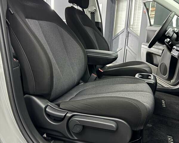 Серый Хендай Ioniq 5, объемом двигателя 0 л и пробегом 8 тыс. км за 27500 $, фото 15 на Automoto.ua