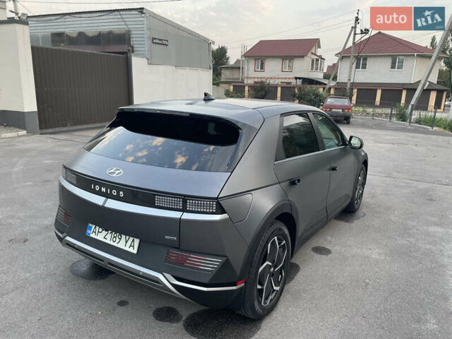 Серый Хендай Ioniq 5, объемом двигателя 0 л и пробегом 7 тыс. км за 30999 $, фото 25 на Automoto.ua