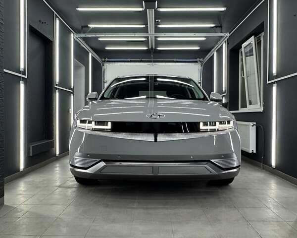 Серый Хендай Ioniq 5, объемом двигателя 0 л и пробегом 8 тыс. км за 27500 $, фото 30 на Automoto.ua