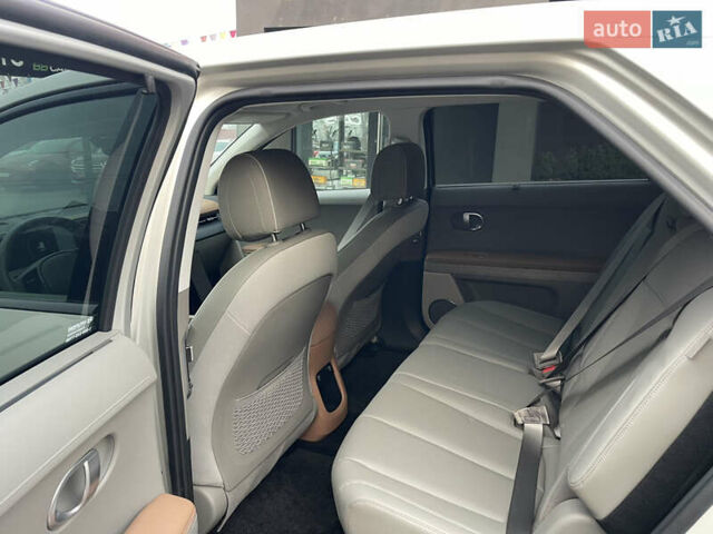 Сірий Хендай Ioniq 5, об'ємом двигуна 0 л та пробігом 7 тис. км за 32500 $, фото 17 на Automoto.ua