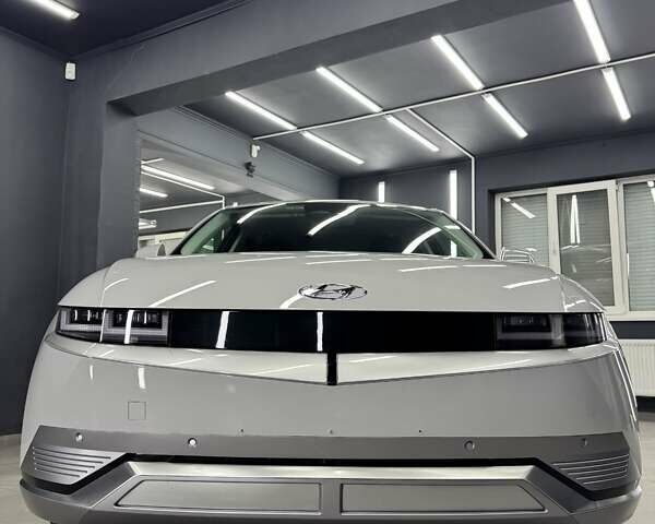 Серый Хендай Ioniq 5, объемом двигателя 0 л и пробегом 8 тыс. км за 27500 $, фото 37 на Automoto.ua