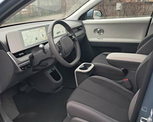 Серый Хендай Ioniq 5, объемом двигателя 0 л и пробегом 14 тыс. км за 24600 $, фото 13 на Automoto.ua