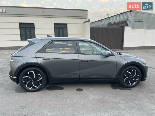 Серый Хендай Ioniq 5, объемом двигателя 0 л и пробегом 7 тыс. км за 30999 $, фото 20 на Automoto.ua