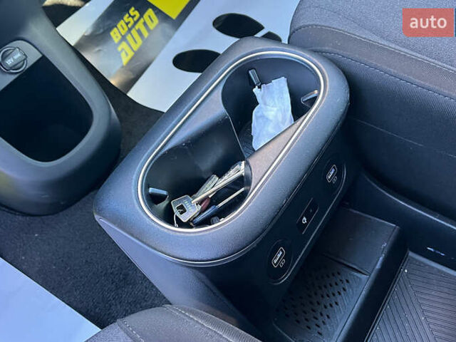 Серый Хендай Ioniq 5, объемом двигателя 0 л и пробегом 13 тыс. км за 27300 $, фото 11 на Automoto.ua