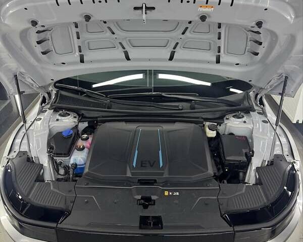 Серый Хендай Ioniq 5, объемом двигателя 0 л и пробегом 8 тыс. км за 27500 $, фото 3 на Automoto.ua