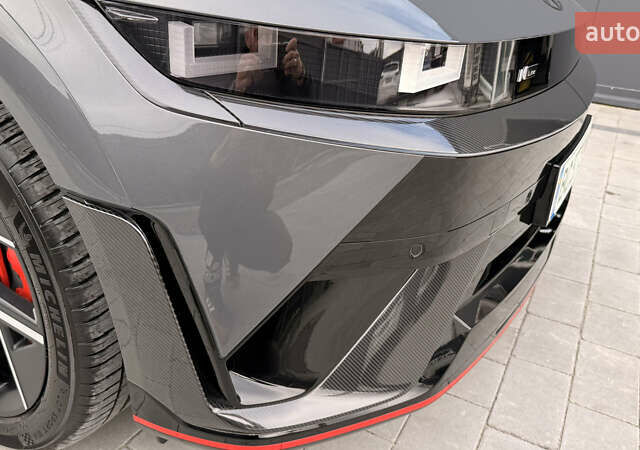 Серый Хендай Ioniq 5, объемом двигателя 0 л и пробегом 2 тыс. км за 40500 $, фото 13 на Automoto.ua