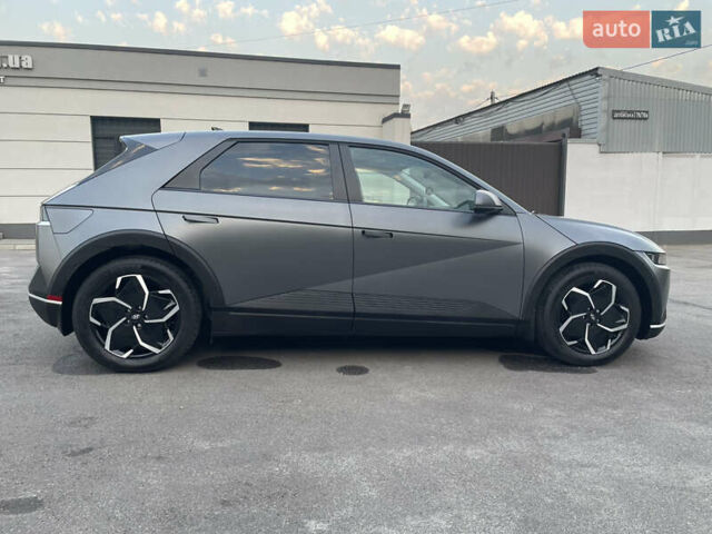 Серый Хендай Ioniq 5, объемом двигателя 0 л и пробегом 7 тыс. км за 30999 $, фото 22 на Automoto.ua