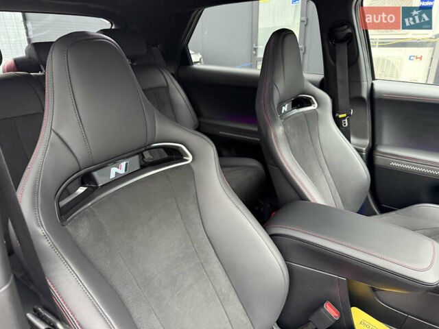 Серый Хендай Ioniq 5, объемом двигателя 0 л и пробегом 3 тыс. км за 39500 $, фото 15 на Automoto.ua