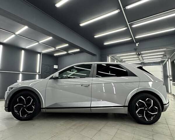 Серый Хендай Ioniq 5, объемом двигателя 0 л и пробегом 8 тыс. км за 27500 $, фото 45 на Automoto.ua