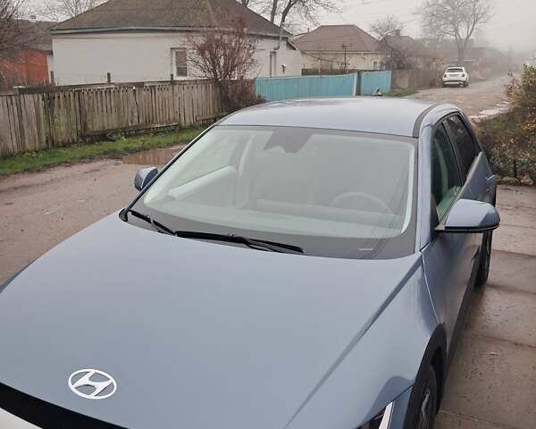 Серый Хендай Ioniq 5, объемом двигателя 0 л и пробегом 14 тыс. км за 24600 $, фото 3 на Automoto.ua