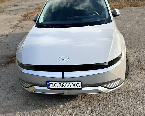 Серый Хендай Ioniq 5, объемом двигателя 0 л и пробегом 29 тыс. км за 27500 $, фото 32 на Automoto.ua