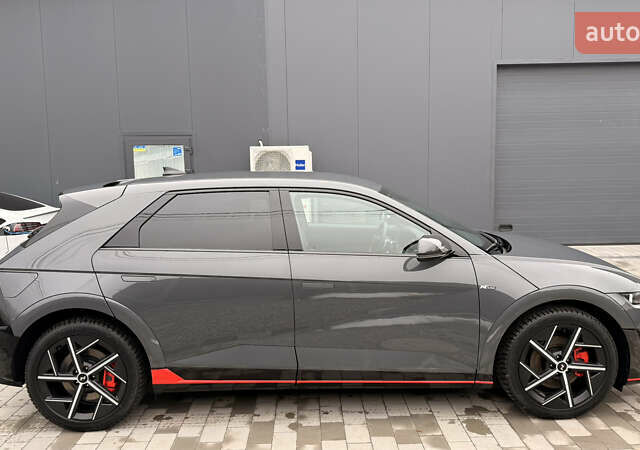 Серый Хендай Ioniq 5, объемом двигателя 0 л и пробегом 3 тыс. км за 39500 $, фото 6 на Automoto.ua
