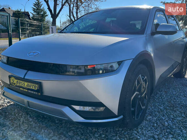 Серый Хендай Ioniq 5, объемом двигателя 0 л и пробегом 13 тыс. км за 27300 $, фото 2 на Automoto.ua