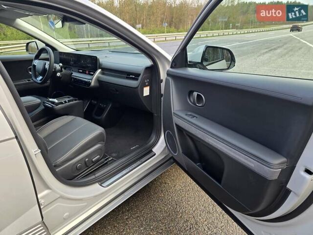 Сірий Хендай Ioniq 5, об'ємом двигуна 0 л та пробігом 1 тис. км за 47499 $, фото 80 на Automoto.ua