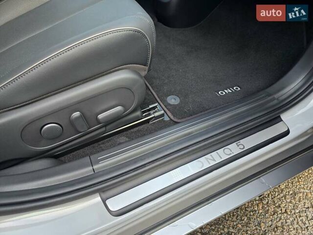 Сірий Хендай Ioniq 5, об'ємом двигуна 0 л та пробігом 1 тис. км за 47499 $, фото 83 на Automoto.ua