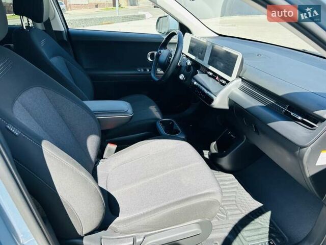 Синий Хендай Ioniq 5, объемом двигателя 0 л и пробегом 84 тыс. км за 22999 $, фото 18 на Automoto.ua
