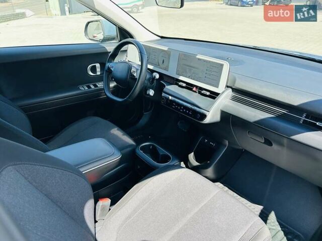 Синий Хендай Ioniq 5, объемом двигателя 0 л и пробегом 84 тыс. км за 22999 $, фото 19 на Automoto.ua
