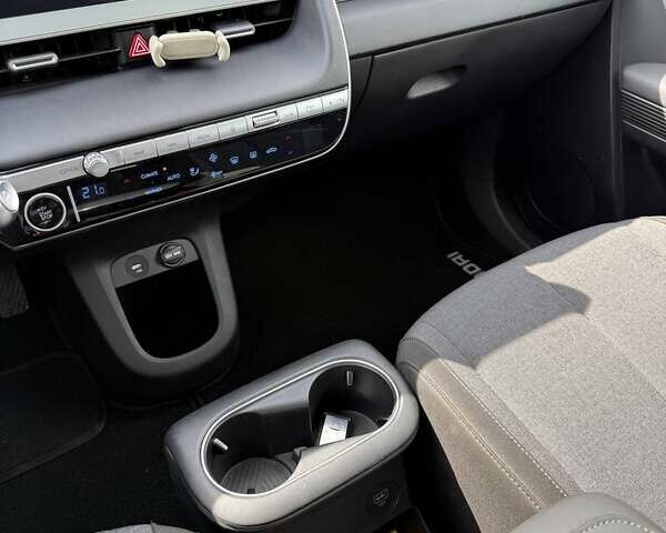 Синій Хендай Ioniq 5, об'ємом двигуна 0 л та пробігом 12 тис. км за 24953 $, фото 25 на Automoto.ua