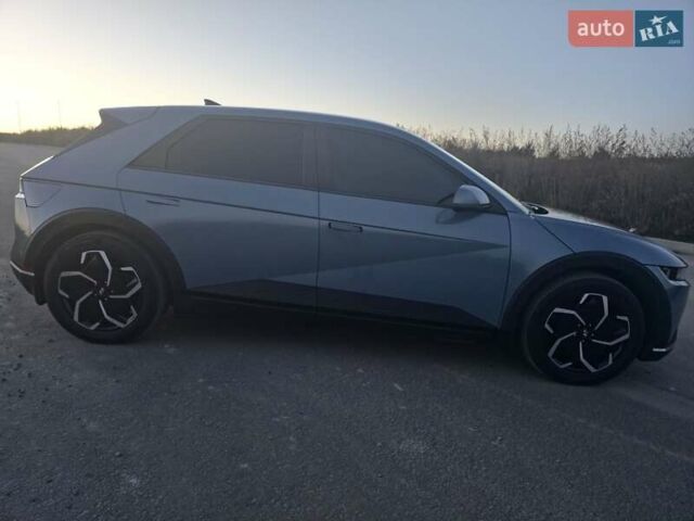 Синий Хендай Ioniq 5, объемом двигателя 0 л и пробегом 93 тыс. км за 29750 $, фото 4 на Automoto.ua