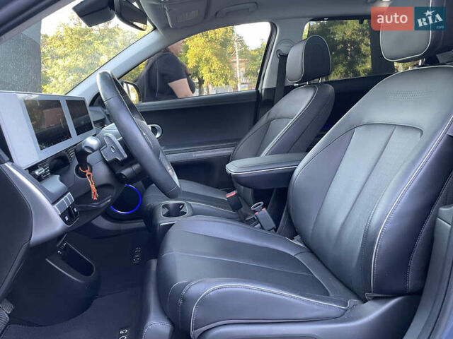 Синий Хендай Ioniq 5, объемом двигателя 0 л и пробегом 72 тыс. км за 32999 $, фото 13 на Automoto.ua
