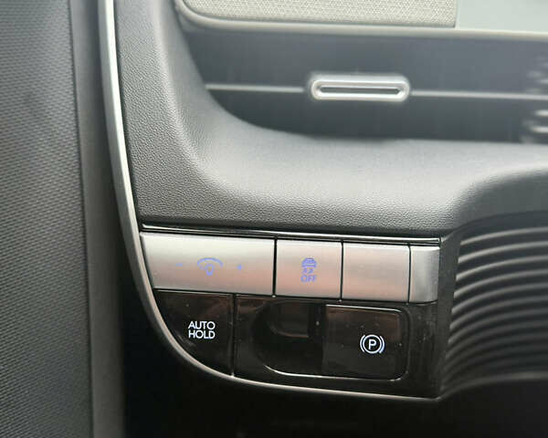 Синий Хендай Ioniq 5, объемом двигателя 0 л и пробегом 28 тыс. км за 22750 $, фото 8 на Automoto.ua