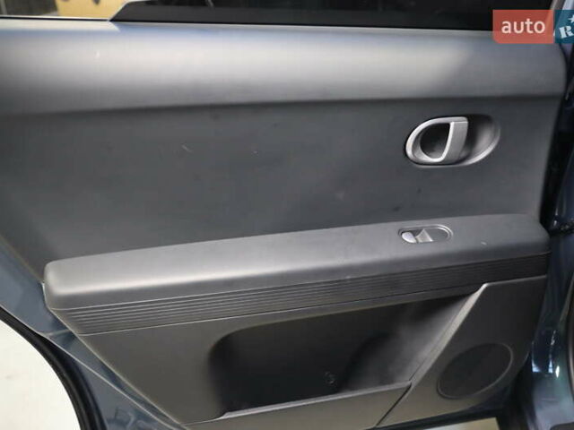 Синий Хендай Ioniq 5, объемом двигателя 0 л и пробегом 29 тыс. км за 23300 $, фото 30 на Automoto.ua