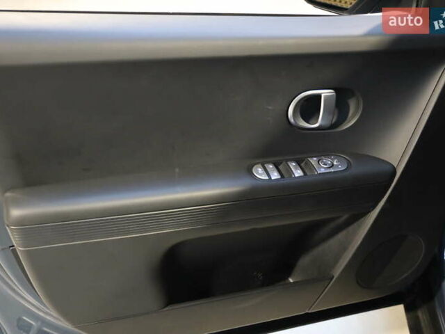 Синий Хендай Ioniq 5, объемом двигателя 0 л и пробегом 29 тыс. км за 23300 $, фото 12 на Automoto.ua