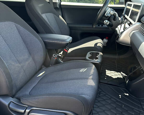 Хендай Ioniq 5 2022 в Тернополе на Automoto.ua Синий Хендай Ioniq 5, объемом двигателя 0 л и пробегом 77 тыс. км за 24800 $, фото 32 на Automoto.ua