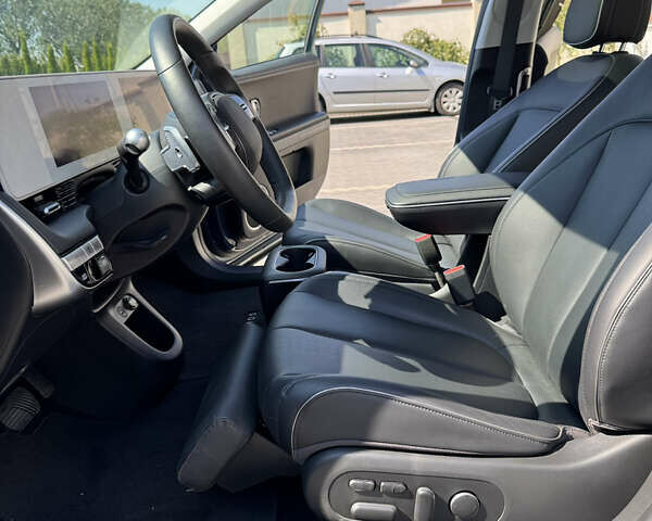 Синий Хендай Ioniq 5, объемом двигателя 0 л и пробегом 6 тыс. км за 30500 $, фото 34 на Automoto.ua