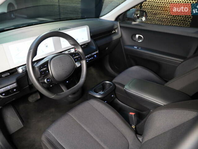 Синий Хендай Ioniq 5, объемом двигателя 0 л и пробегом 29 тыс. км за 23300 $, фото 25 на Automoto.ua