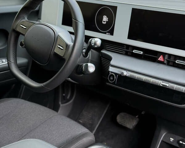 Синий Хендай Ioniq 5, объемом двигателя 0 л и пробегом 28 тыс. км за 22750 $, фото 7 на Automoto.ua