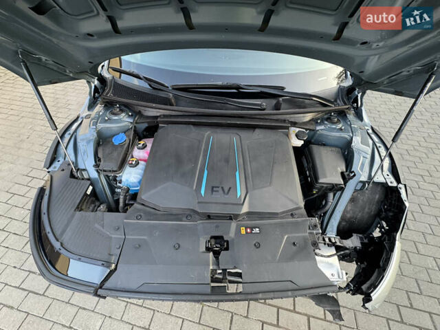 Синий Хендай Ioniq 5, объемом двигателя 0 л и пробегом 139 тыс. км за 14700 $, фото 67 на Automoto.ua