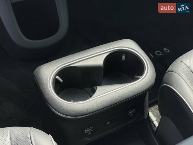 Синій Хендай Ioniq 5, об'ємом двигуна 0 л та пробігом 40 тис. км за 30990 $, фото 28 на Automoto.ua