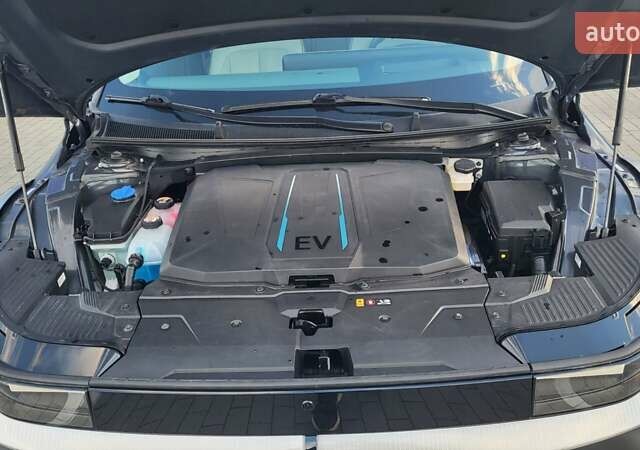 Синий Хендай Ioniq 5, объемом двигателя 0 л и пробегом 33 тыс. км за 31900 $, фото 4 на Automoto.ua